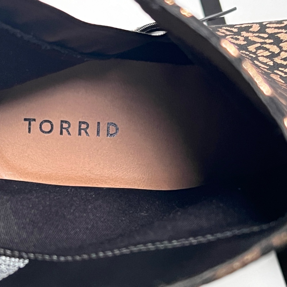 TORRID Block Heeled Bootie Metallic Leopard Print… - image 9